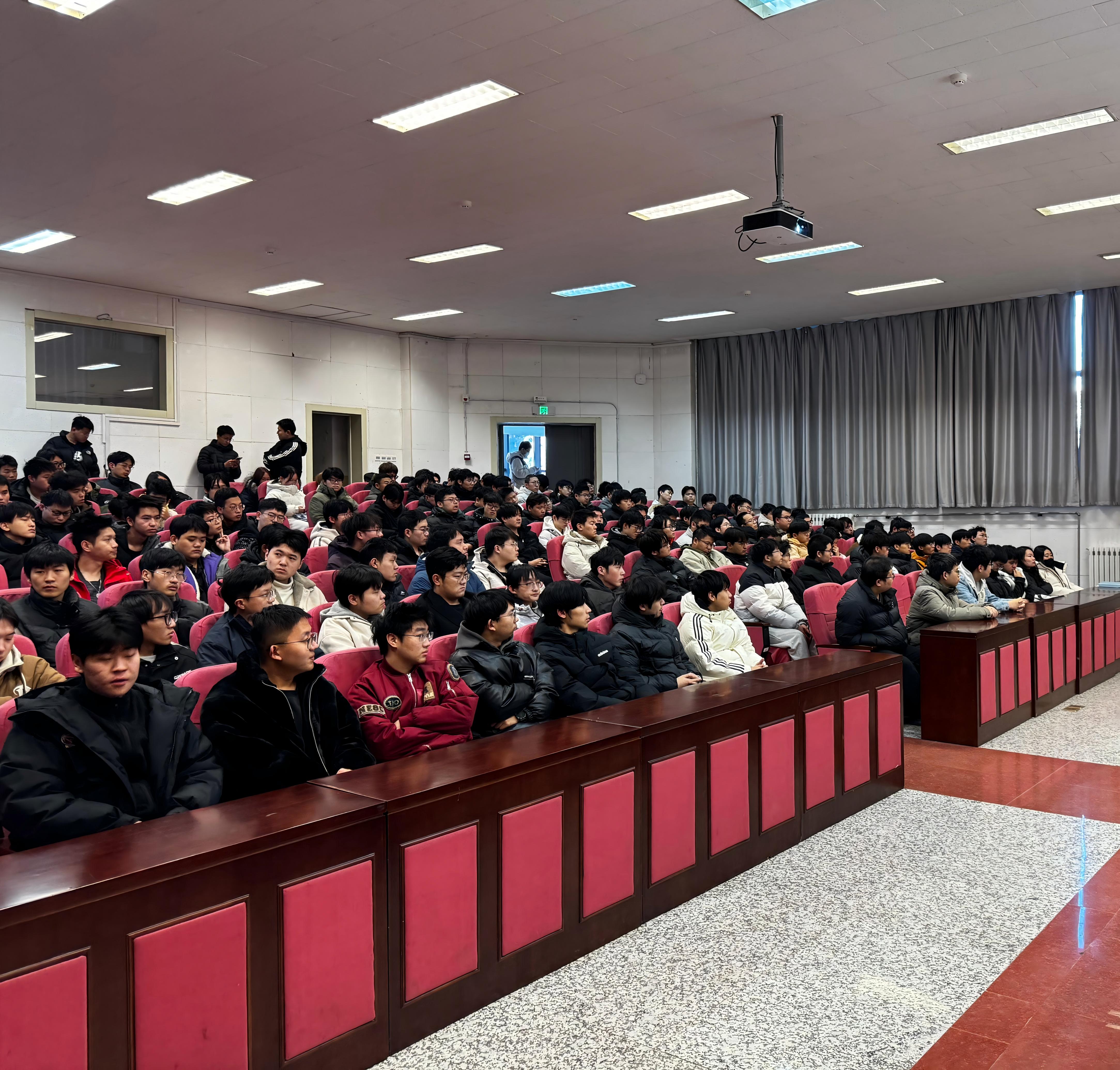 校企携手搭平台 精准对接促就业 —— 电气工程系成功举办企业宣讲会